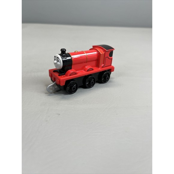 2018 Mattel Thomas & Friends Push Along James Engine FXX21 Red - Picture 1 of 8